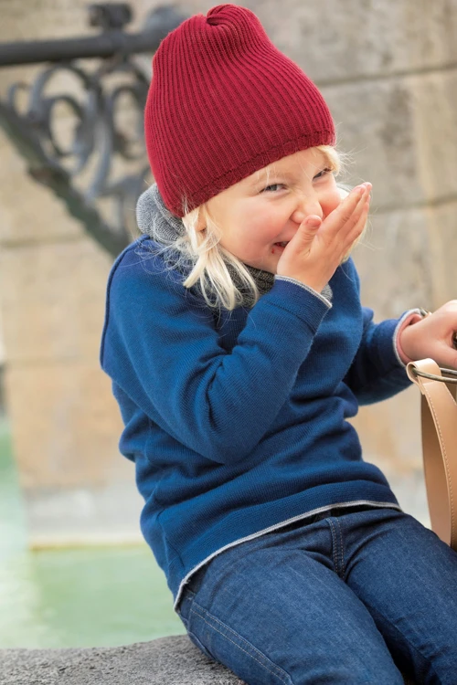 Bonnet En Pure Laine Mérinos Bordeaux DISANA 5 Bonnet En Pure Laine Mérinos Bordeaux DISANA – Image 3