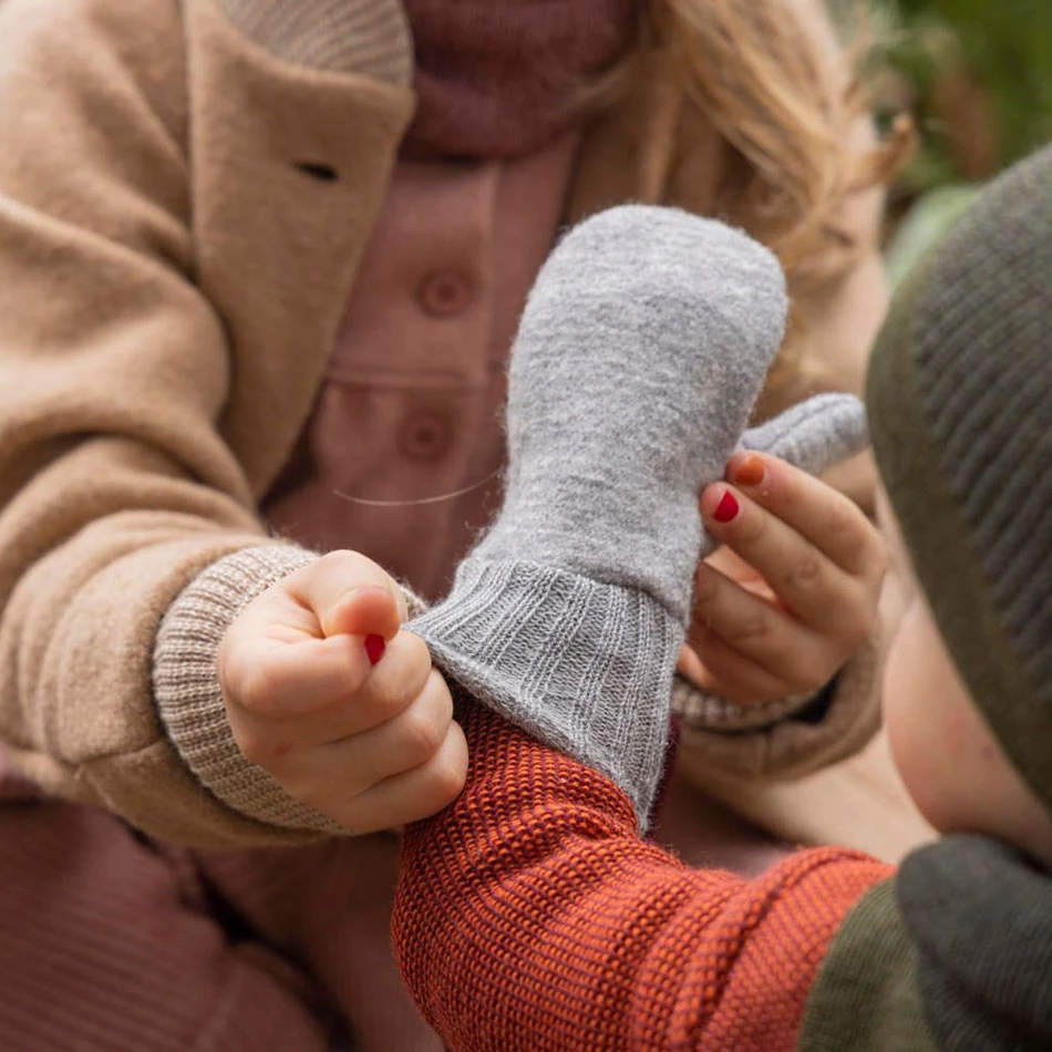 Moufles En Laine Bouillie Gris DISANA 4 Moufles En Laine Bouillie Gris DISANA – Image 2