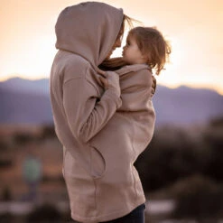 Manteau De Grossesse Et De Portage Kaya - Latte FUN2BEMUM -Bébés Produits Magasin F2BM NP21KAYALATTES1