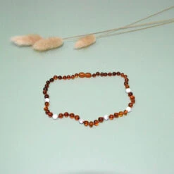 Collier D'Ambre Cognac Et Pierre Naturelle Bébé IRREVERSIBLE BIJOUX -Bébés Produits Magasin IRREVERSIBLE CBAP1S1