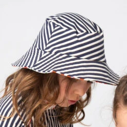 Brunette Chapeau Anti UV LES PETITS PROTEGES