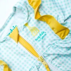Sophie La Girafe Combinaison Anti UV Fille LES PETITS PROTEGES 11 Sophie La Girafe Combinaison Anti UV Fille LES PETITS PROTEGES -Bébés Produits Magasin LPP3790141505256S3