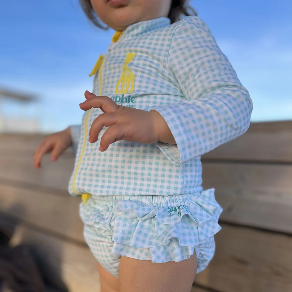 Sophie La Girafe Maillot Couche Bloomer Anti-fuites Anti UV LES PETITS PROTEGES 4 Sophie La Girafe Maillot Couche Bloomer Anti-fuites Anti UV LES PETITS PROTEGES – Image 2