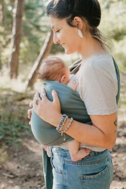 Porte-bébé NEO SLING Vert Eucalyptus NEOBULLE -Bébés Produits Magasin NEO SLUB VEU TUS2