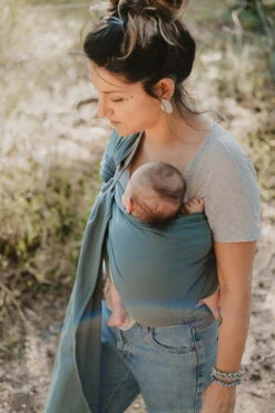 Porte-bébé NEO SLING Vert Eucalyptus NEOBULLE -Bébés Produits Magasin NEO SLUB VEU TUS3