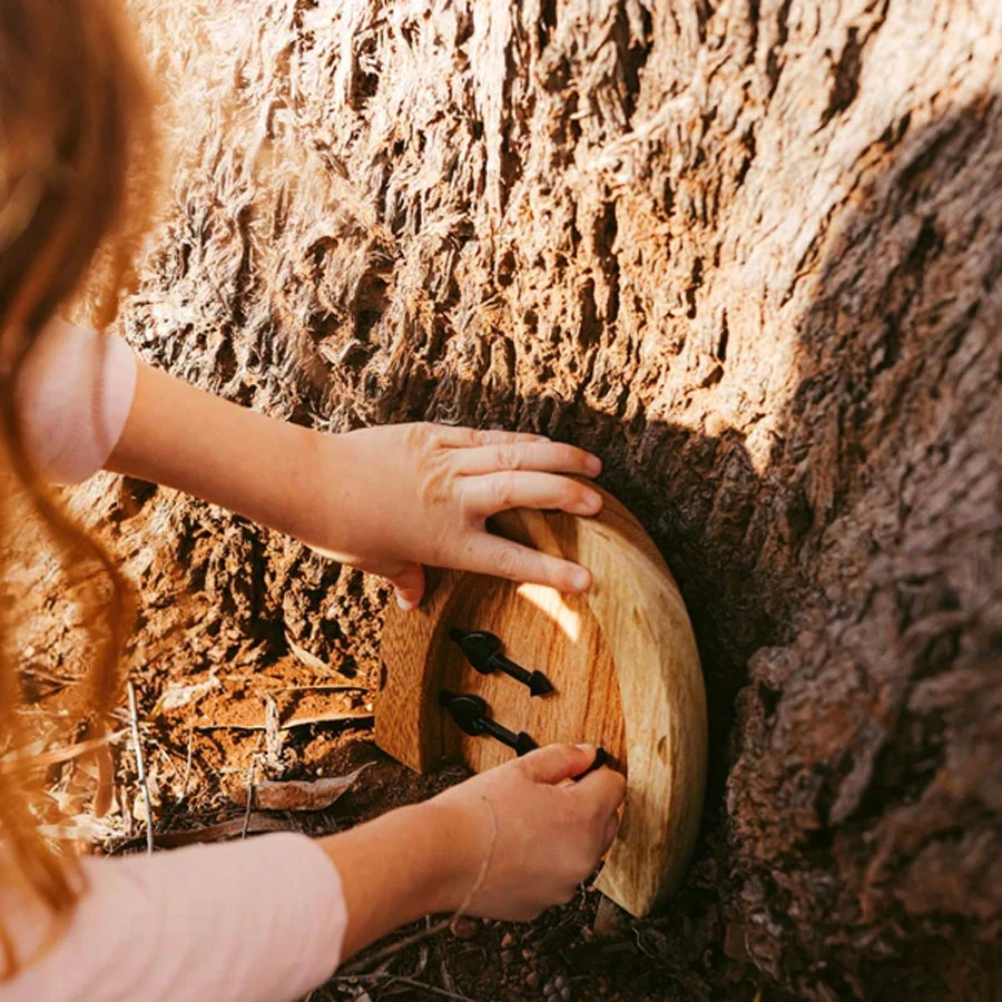 Porte En Bois De La Petite Souris PAPOOSE TOYS 4 Porte En Bois De La Petite Souris PAPOOSE TOYS – Image 2