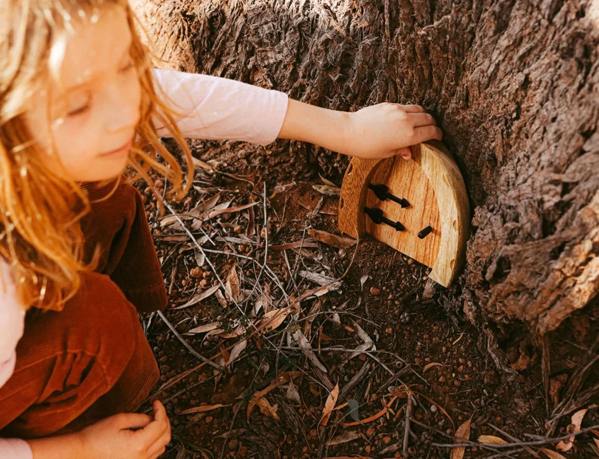 Porte En Bois De La Petite Souris PAPOOSE TOYS 5 Porte En Bois De La Petite Souris PAPOOSE TOYS – Image 3