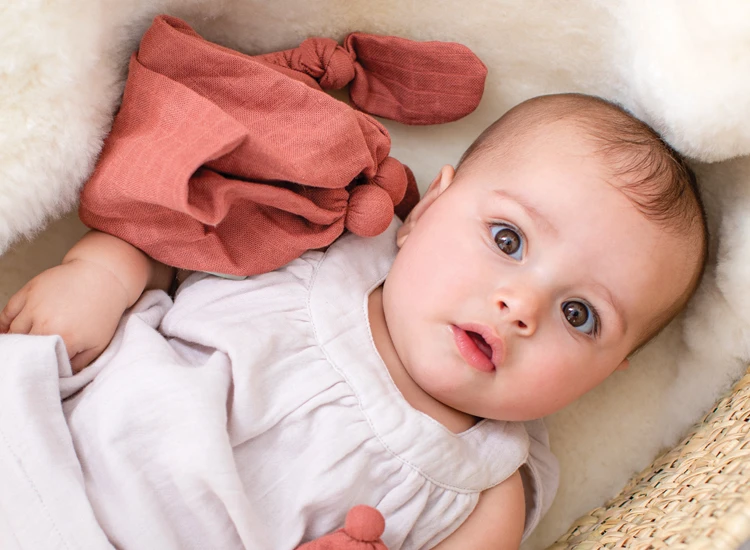 Doudou Floppy En Mousseline Berry Pink HOPPA 4 Doudou Floppy En Mousseline Berry Pink HOPPA – Image 2