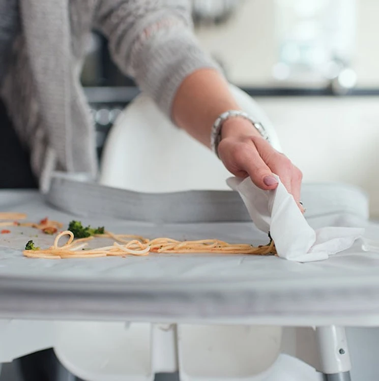 Kit Bavoir Et Plateau Transportable Dove Grey TIDY TOT 5 Kit Bavoir Et Plateau Transportable Dove Grey TIDY TOT – Image 3