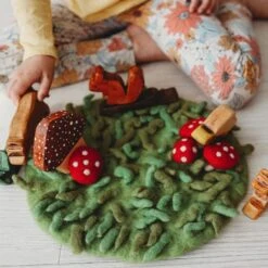 Tapis De Jeu Laine Feutrée  Herbes Et Champignons PAPOOSE TOYS