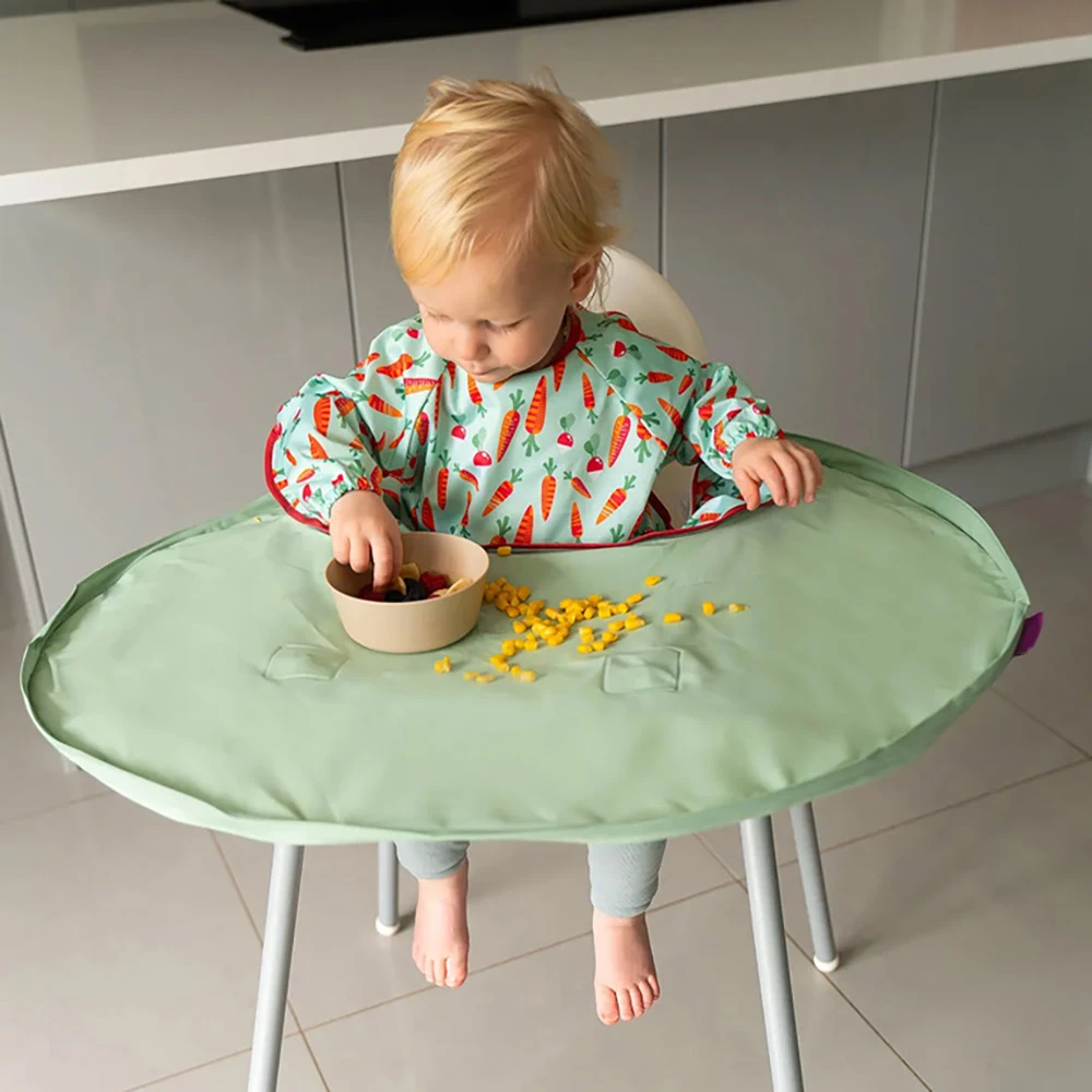 Kit Bavoir Et Plateau Transportable Sage Green TIDY TOT 5 Kit Bavoir Et Plateau Transportable Sage Green TIDY TOT – Image 3