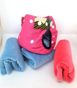 PACK DECOUVERTE Couches Lavables TE2 - Taille 1 (2.5-5kg) - Rose Foncé APIAFRIQUE -Bébés Produits Magasin v2site 20190429 152757