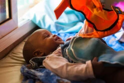 Couche Lavable TE2 - Taille 1 (2.5-5kg) - Orange APIAFRIQUE 9 Couche Lavable TE2 - Taille 1 (2.5-5kg) - Orange APIAFRIQUE -Bébés Produits Magasin v3site Apiafrique photos Clement Tardif 006 DSC 30781